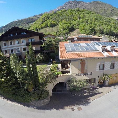 Ferienwohnungen St Hippolyt Mit Hallenbad Lagundo Exterior foto
