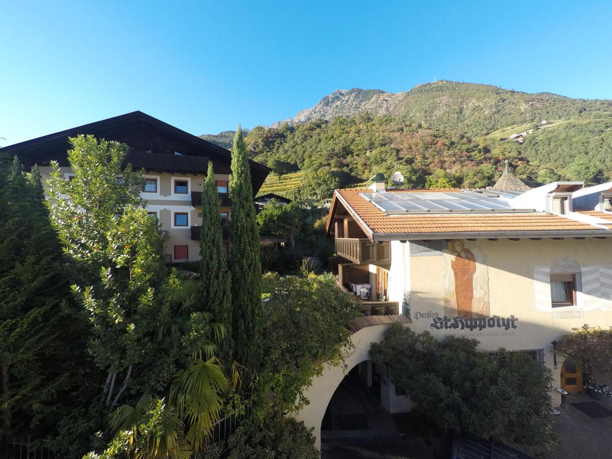 Ferienwohnungen St Hippolyt Mit Hallenbad Lagundo Exterior foto