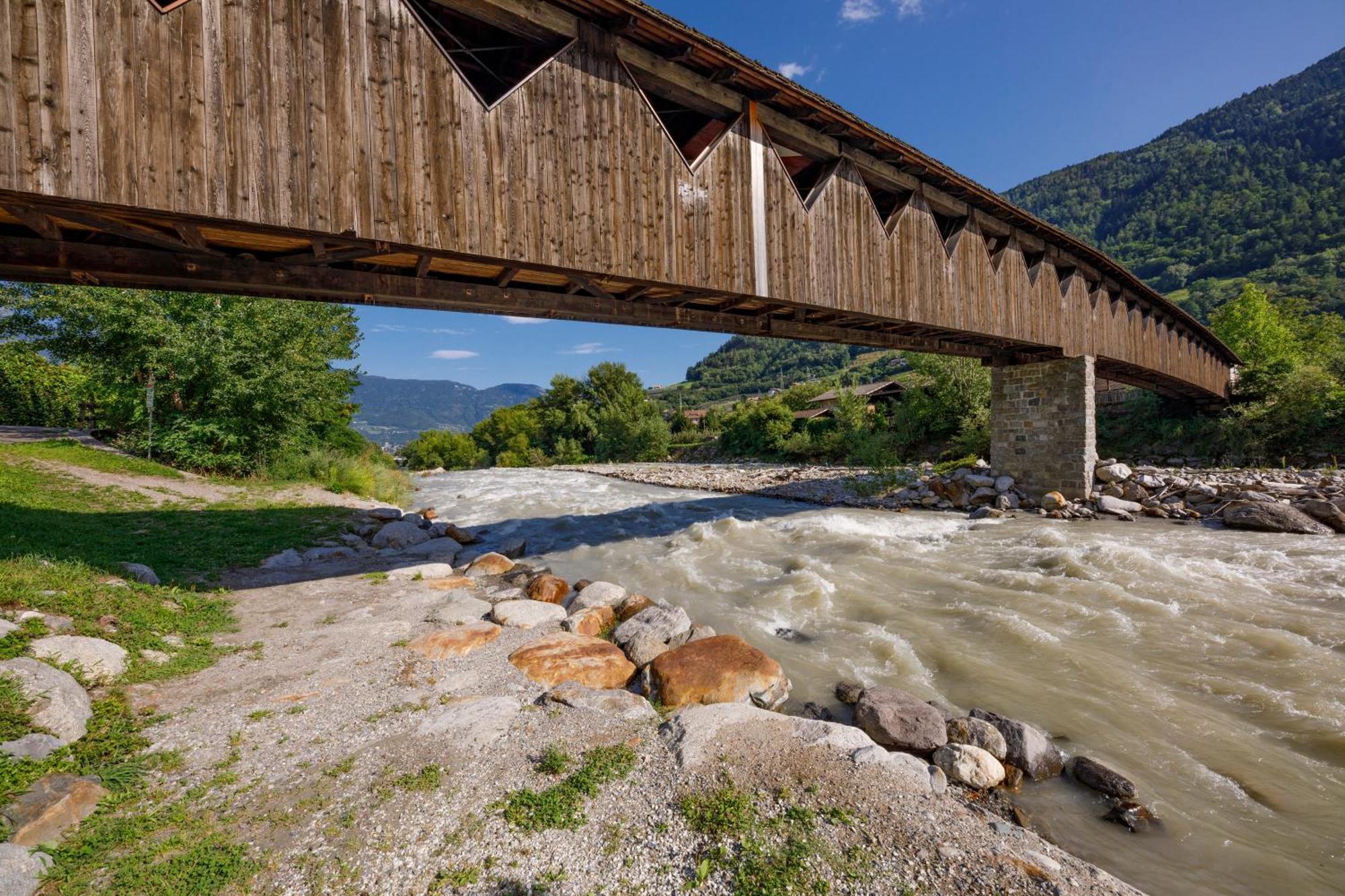 Ferienwohnungen St Hippolyt Mit Hallenbad Lagundo Exterior foto