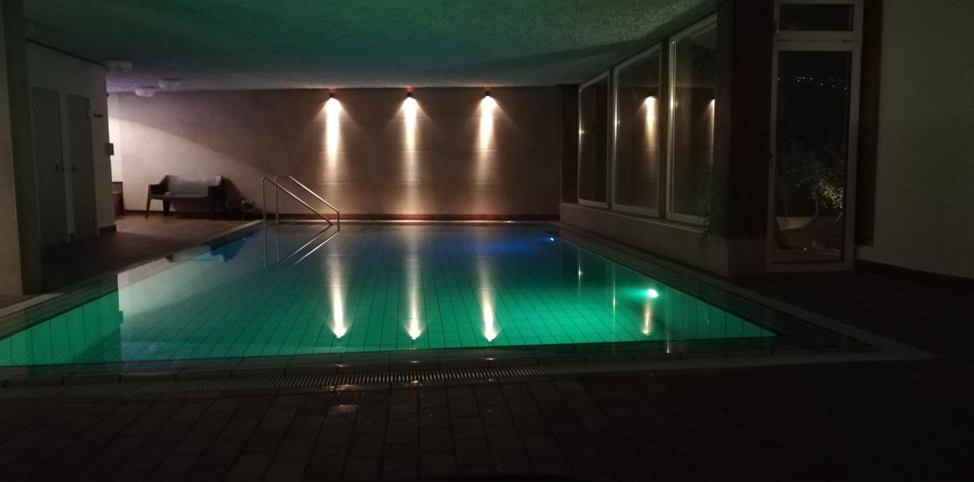 Ferienwohnungen St Hippolyt Mit Hallenbad Lagundo Exterior foto